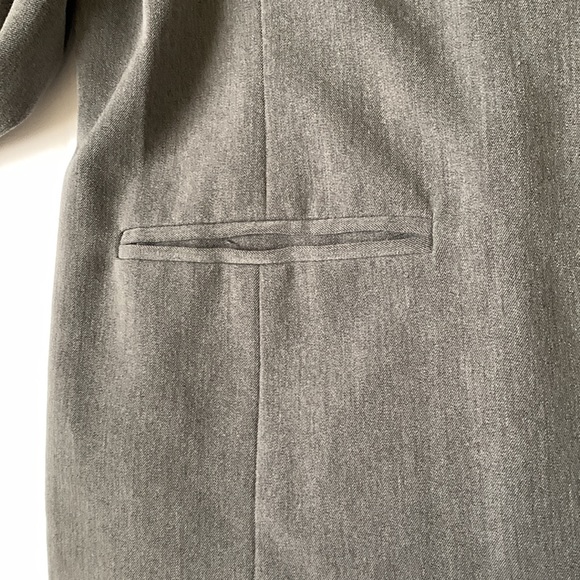 Sag Harbor stretch silver blazer, size 20 - Picture 5 of 9